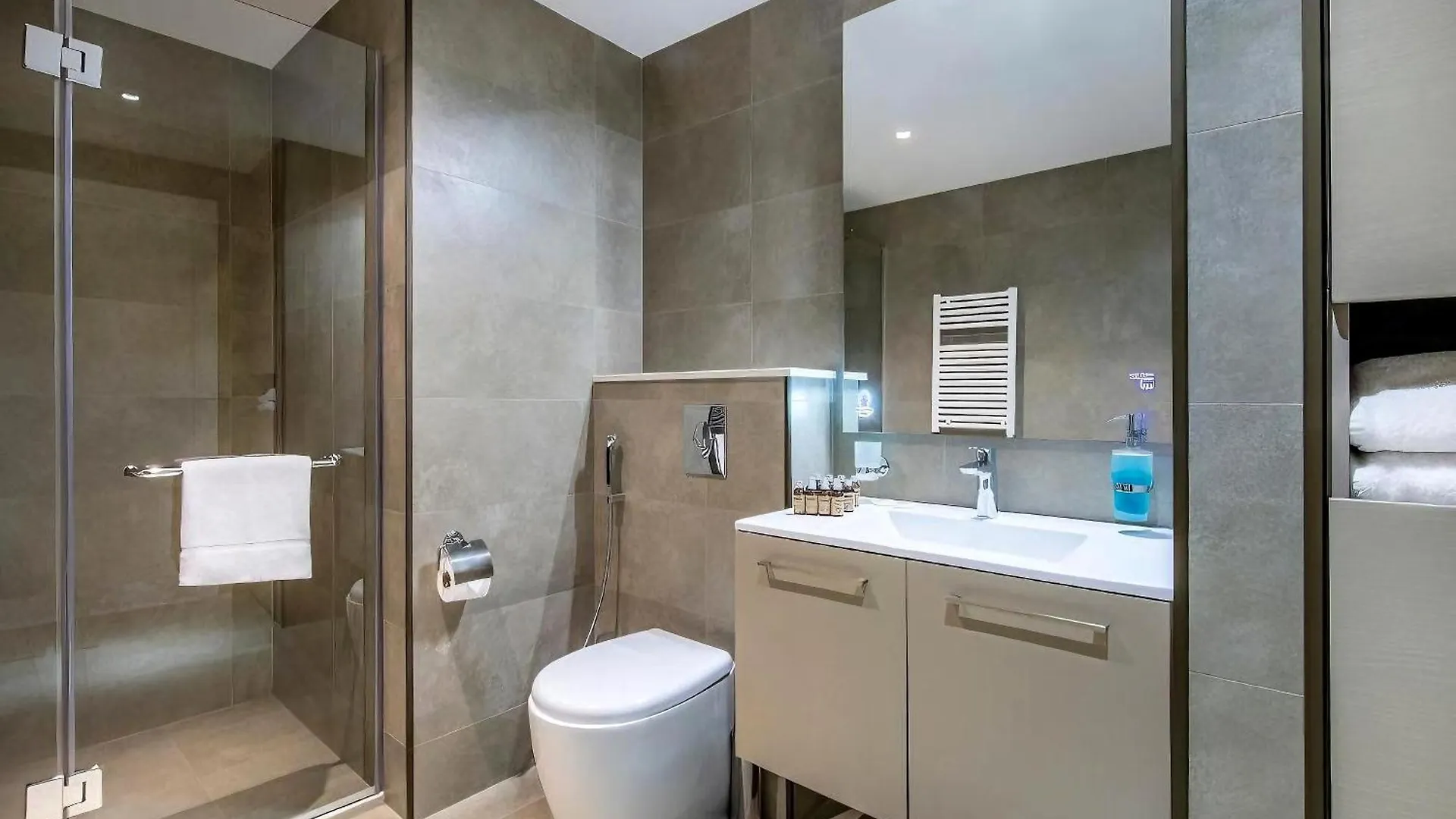 Alliance Palace Marriott Batumi Lägenhet
